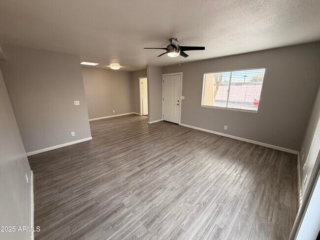 Foto del edificio - 6529 N 67th Ave