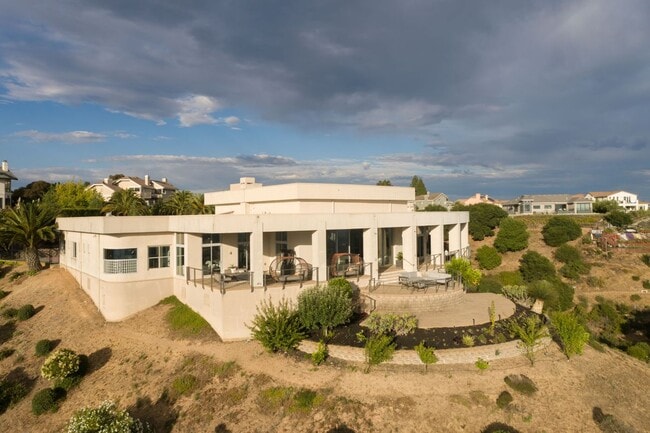 Building Photo - 13367 Campus Dr