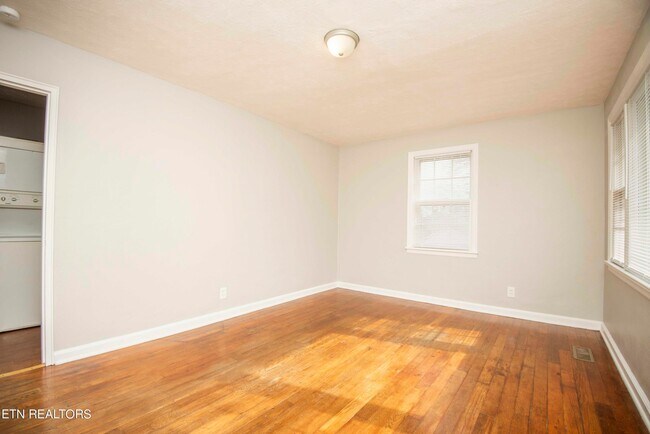 Foto del edificio - 1039 Oglewood Ave