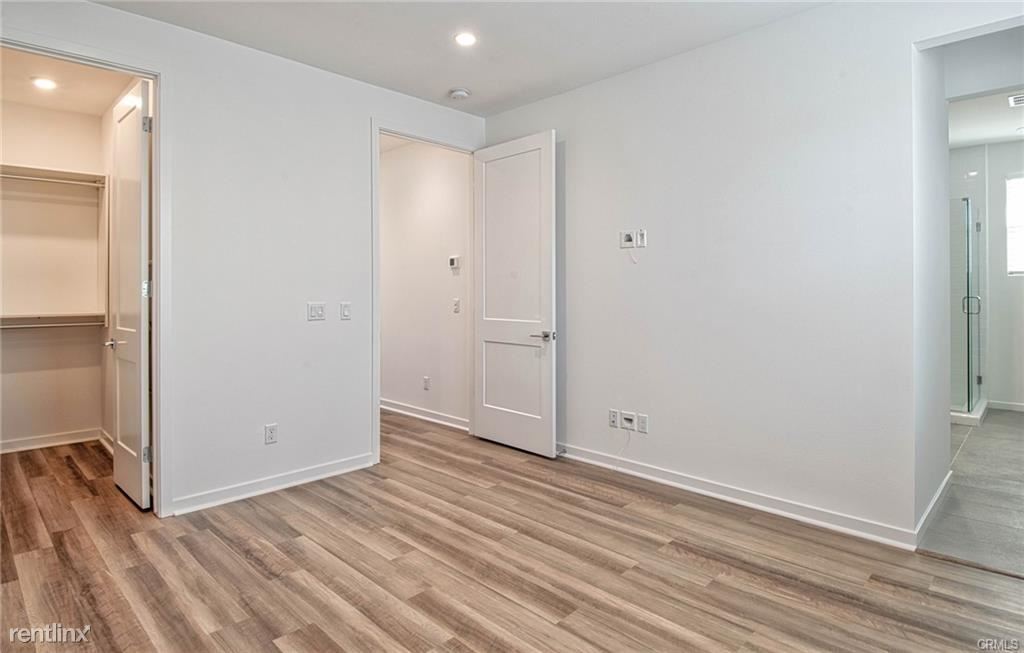 Foto principal - 4 br, 1.5 bath Condo - 1182 Winslow Ln