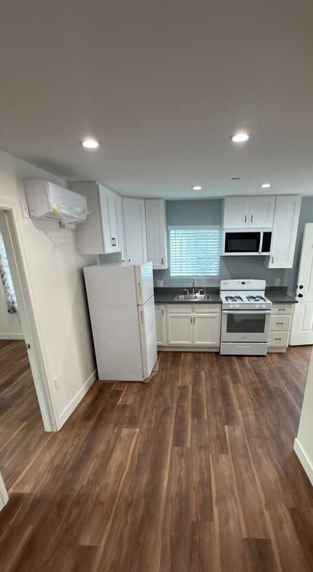 Foto del edificio - 7331-7332 Kraft Ave