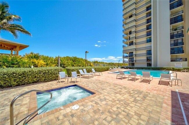 Foto del edificio - 10600 S Ocean Dr
