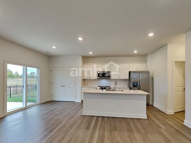 Foto del edificio - 9154 Henley Ave