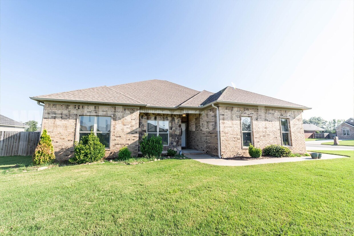 Primary Photo - 1320 Birdsong Dr.
