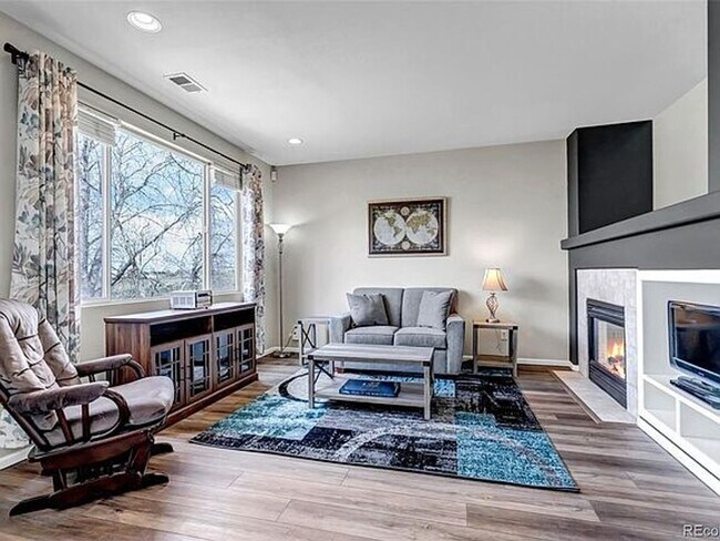 Foto del edificio - Beautiful home for rent Parker CO on corne...