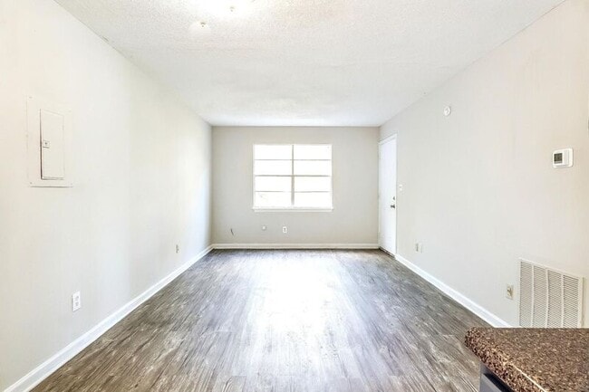 Building Photo - 1112 4th Ave W