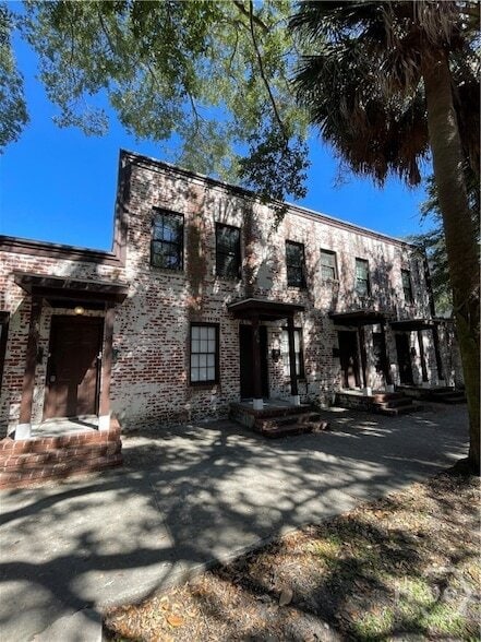 Building Photo - 508 E Liberty