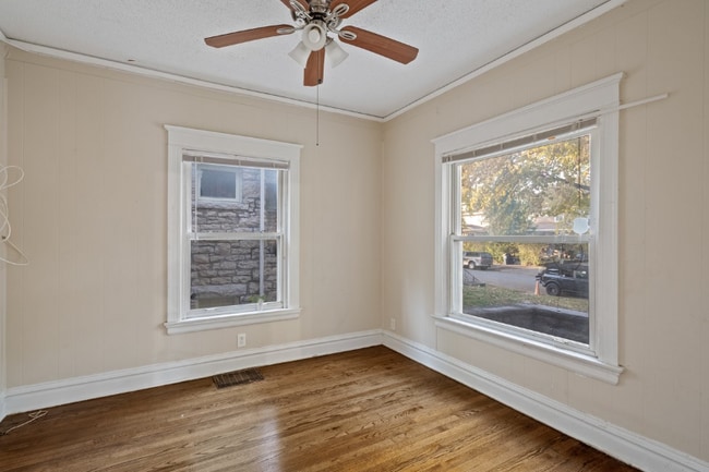 Building Photo - 2619 Lockridge Ave