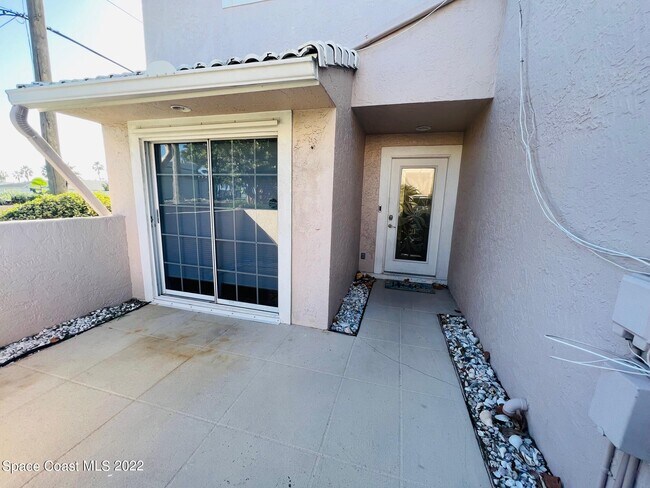Building Photo - 552 Majorca Ct