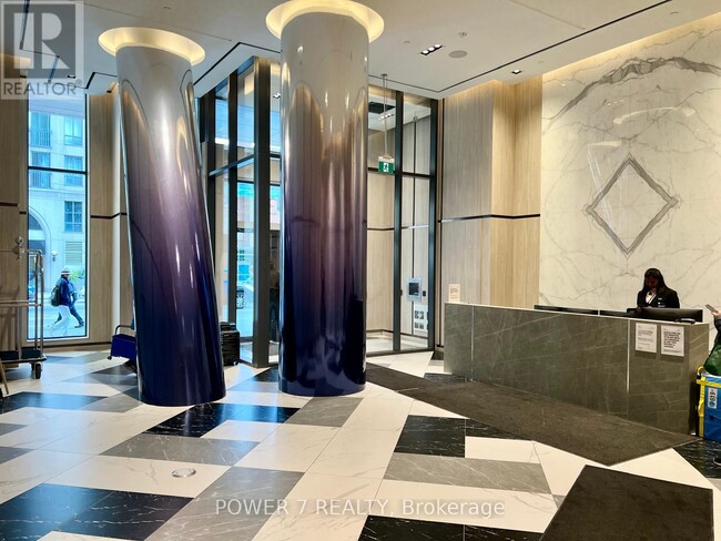 Photo du bâtiment - 395 Bloor St E