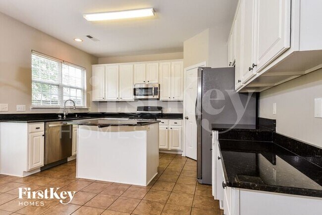Building Photo - 1412 Pondhaven Dr