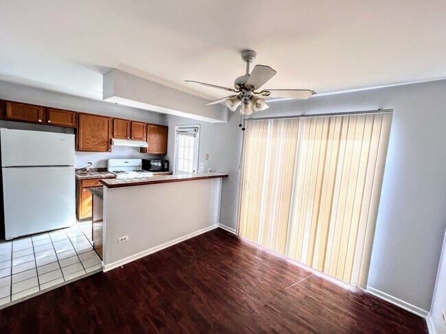 Foto del edificio - 611 Yale Ln