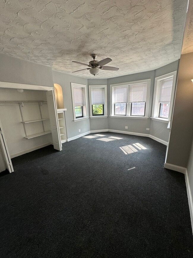 Building Photo - 1614 N Harding Ave