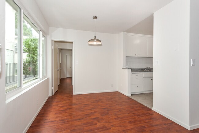 Foto del edificio - 1010 S Bedford St