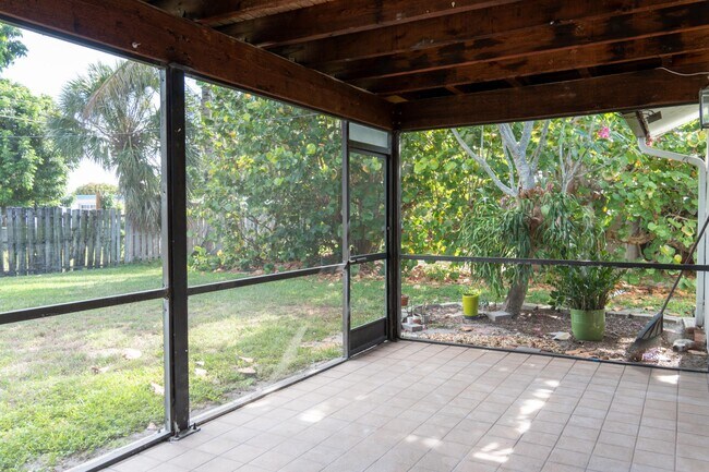 Foto del edificio - 230 SW 1st St