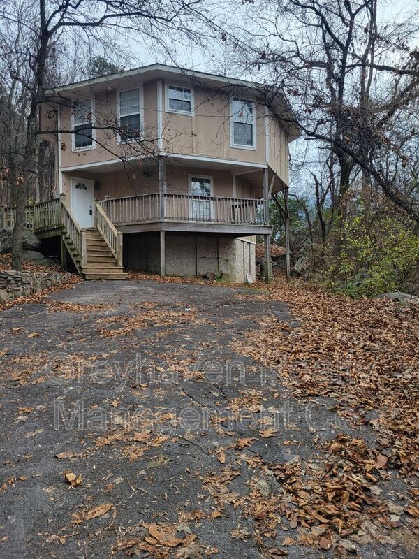 Primary Photo - 1017 Mushroom Way
