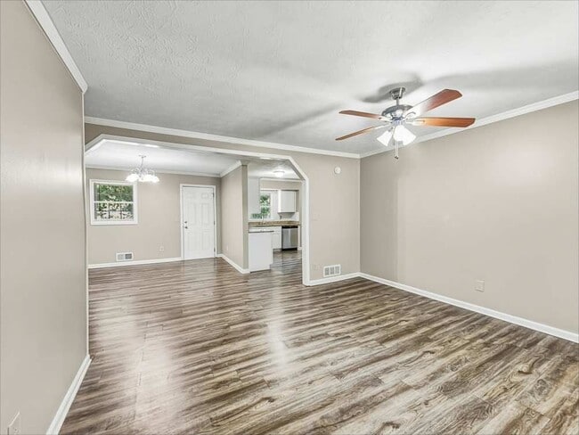 Building Photo - 4412 Bryant Dr SW