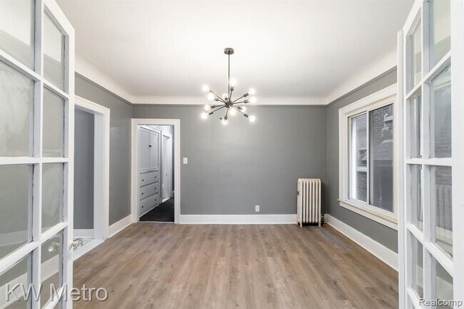 Building Photo - 3037 Calvert Ave