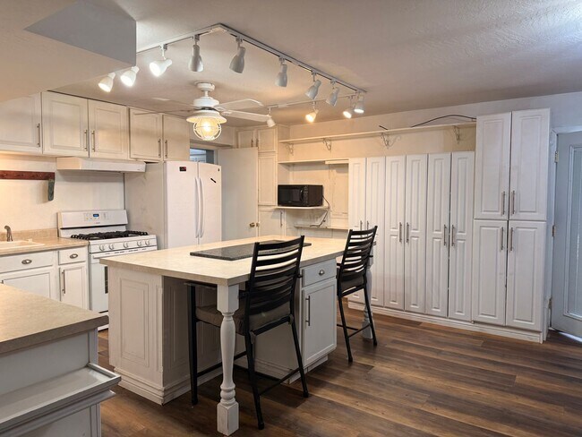 Foto del edificio - Great Post Falls Location!