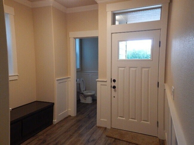 Foto del edificio - 5 Bedroom Beaverton Home!!!