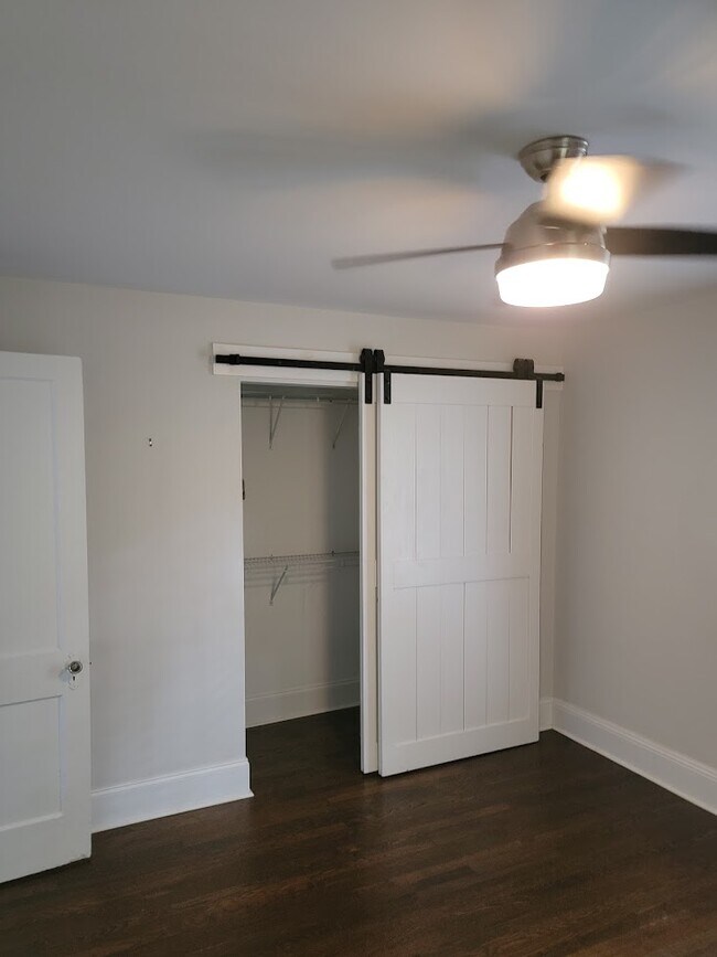 Foto del edificio - 1433 N Highland Ave NE