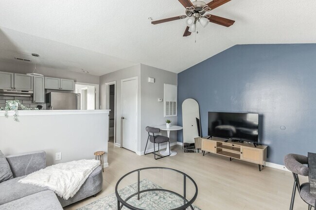 Foto del edificio - 3516 Carlson Bay Ct
