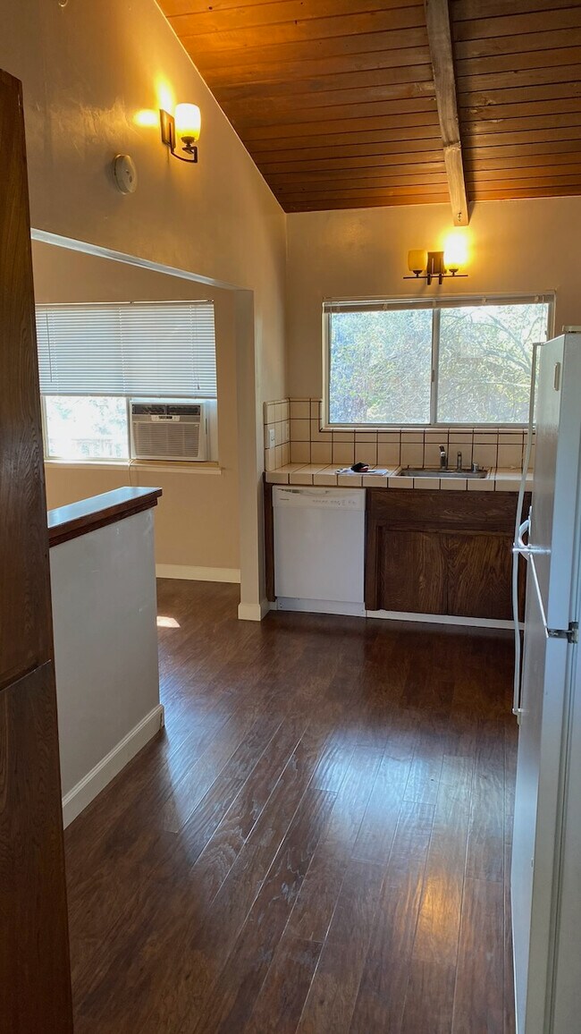 Cocina - 769 Pedro Ave
