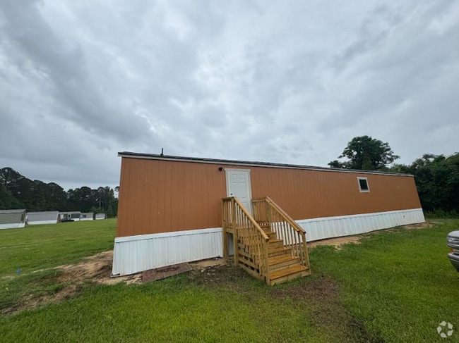Building Photo - 75 Myers