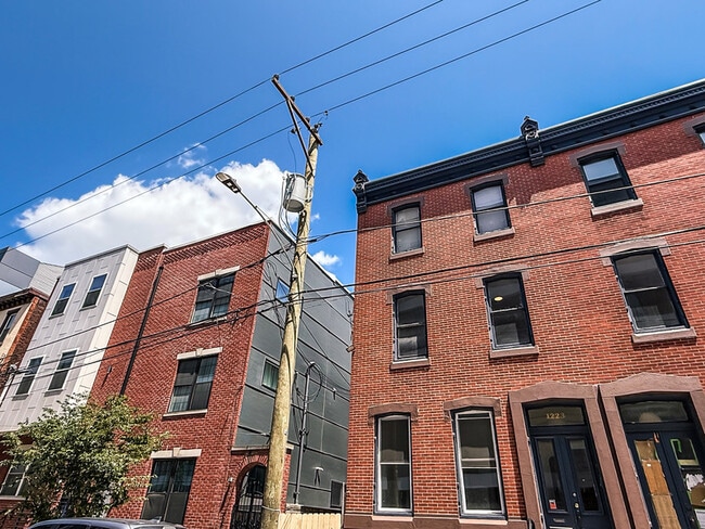 Building Photo - 1223 N Franklin St