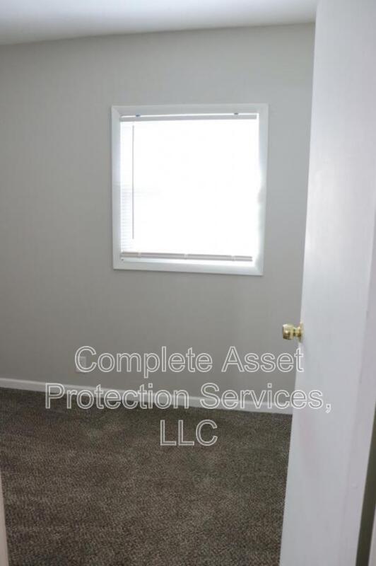 Building Photo - 709 Lytle St