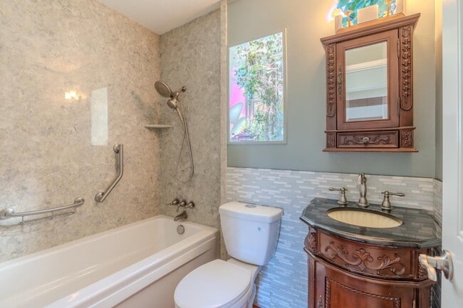 Foto del edificio - 1448 Sunshine Valley Rd