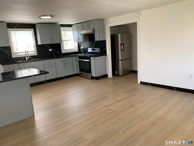 Foto del edificio - 422-424 Dixwell Ave