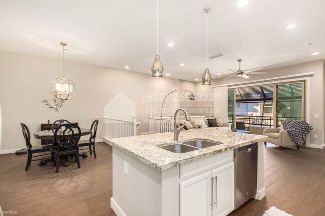 Foto del edificio - 3 br, 2 bath Condo - 6565 E Thomas RD Unit...