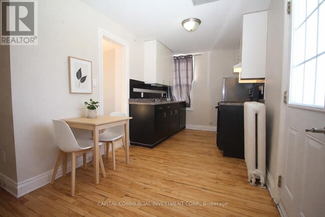 Building Photo - 60 Cobourg St