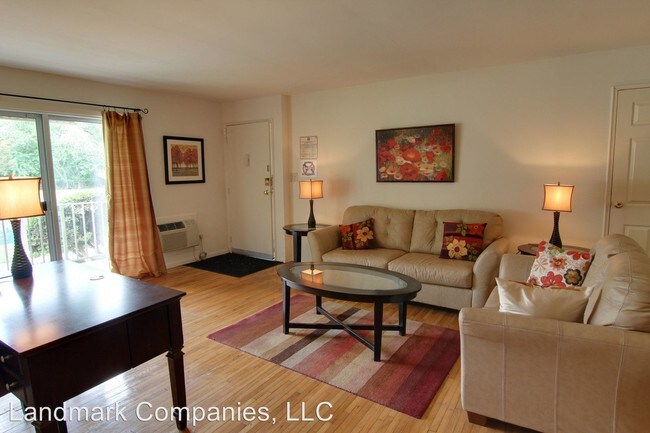 Foto del edificio - 112 Willow Dr