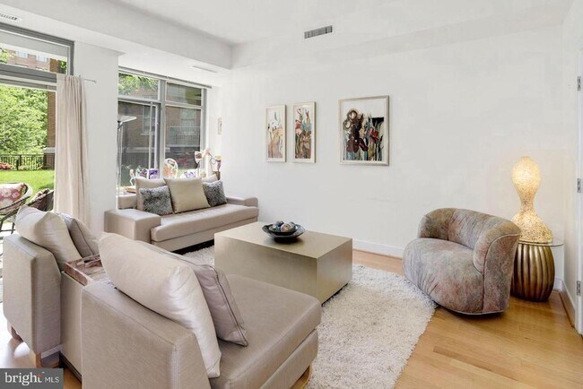 Foto del edificio - 2425 L St NW