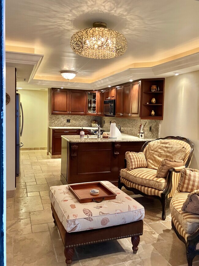 Kitchen - 4451 Gulf Shore Blvd N