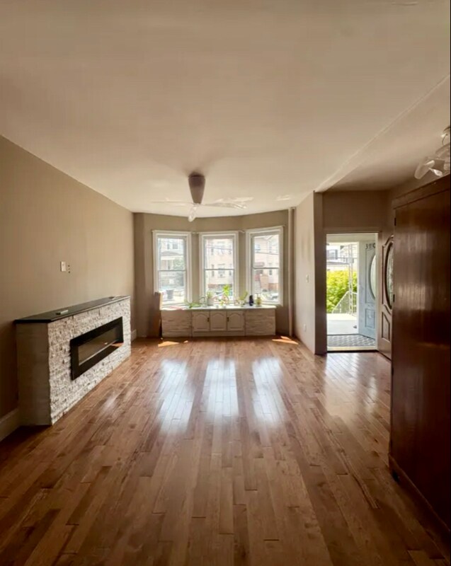 Foto del edificio - 390 Fairmount Ave