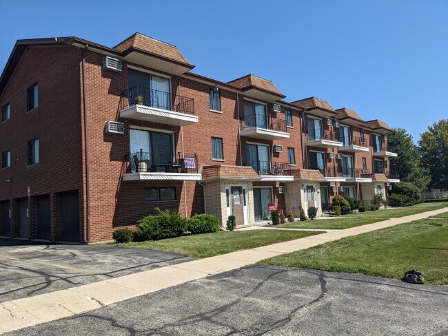 5630-42 W 107th St - 5630 W 107th St