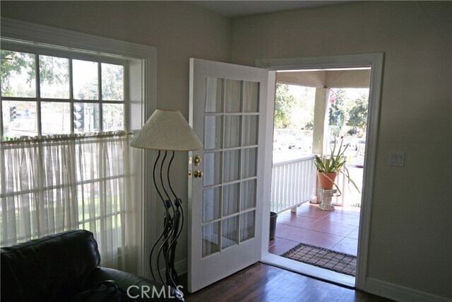 Building Photo - 1351 N El Molino Ave