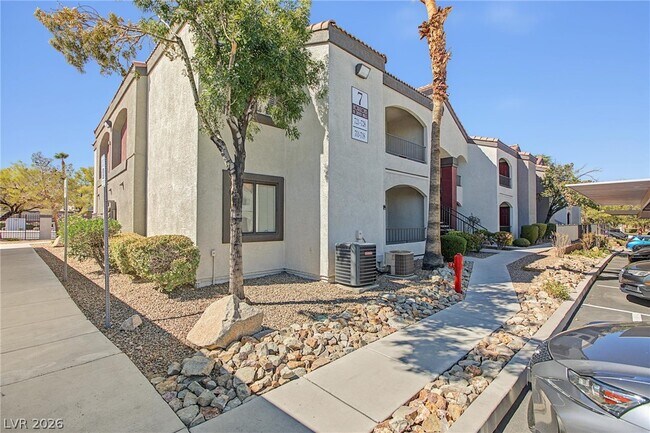 Foto del edificio - 950 Seven Hills Dr