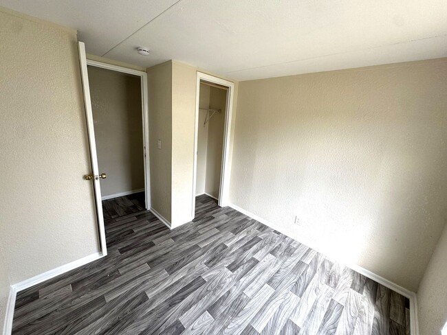 Building Photo - GORGEOUS REMODELED 2BR/1BA Mobile Home w/H...