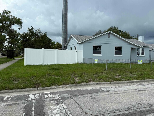 Foto del edificio - 4855 Fairfield Ave S