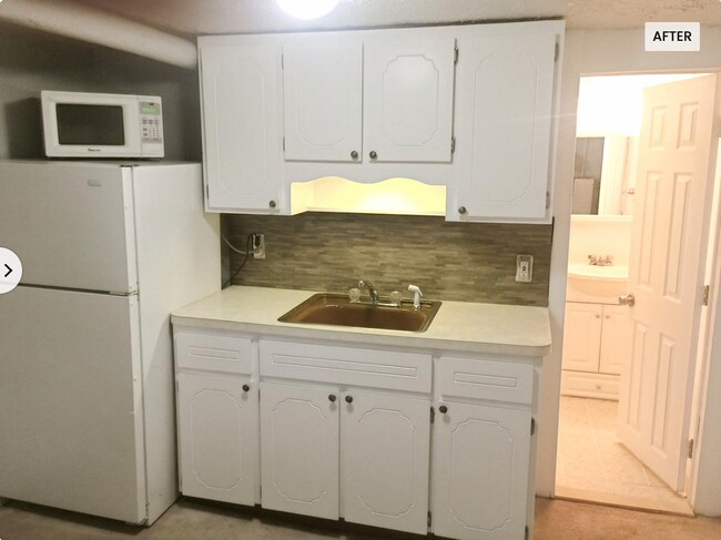 Kitchenette - 404 Virginia Ave