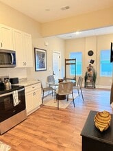 Building Photo - 3429 Chestnut Ave