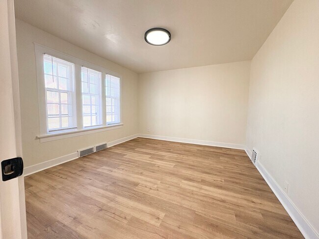 Foto del edificio - 1715 Marshall St