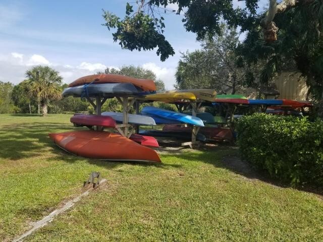 Foto del edificio - 6231 Riverwalk Ln