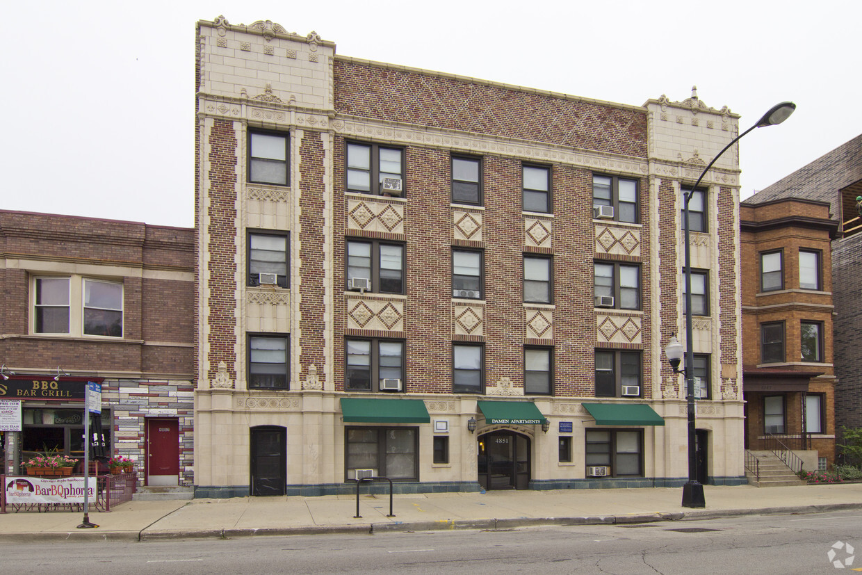 Primary Photo - Damen Apartments