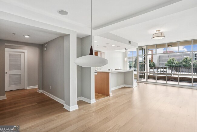 Foto del edificio - 250 Park Ave W NW