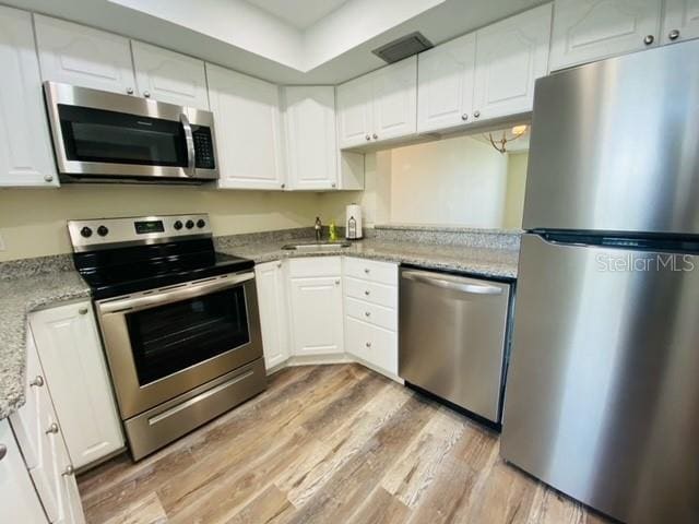 Building Photo - 2618 Cove Cay Dr